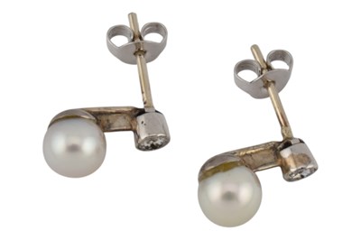 Lot 22 - PAIR OF GOLD PEARL & DIAMOND EARRINGS