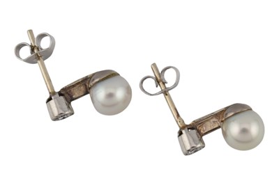 Lot 22 - PAIR OF GOLD PEARL & DIAMOND EARRINGS