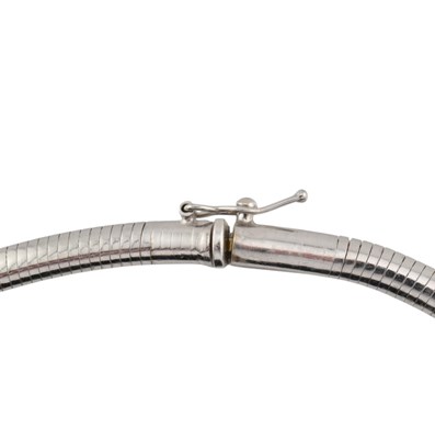 Lot 77 - HALLMARKED 14CT WHITE GOLD & DIAMOND COLLAR NECKLACE