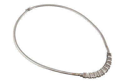 Lot 77 - HALLMARKED 14CT WHITE GOLD & DIAMOND COLLAR NECKLACE