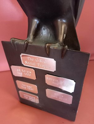 Lot 237 - FORMER BRISTOL ZOO GARDENS - OWL SCULPTURE / STATUE