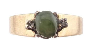 Lot 128 - 9CT GOLD NEPHRITE & DIAMOND CABOCHON RING