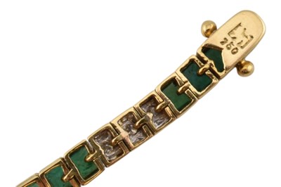 Lot 11 - KOJIS - 18CT GOLD EMERALD & DIAMOND TENNIS BACELET