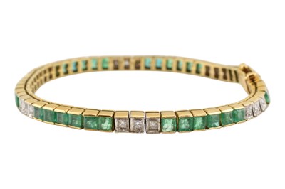 Lot 11 - KOJIS - 18CT GOLD EMERALD & DIAMOND TENNIS BACELET