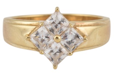 Lot 247 - HALLMARKED 14CT GOLD & CZ CLUSTER RING
