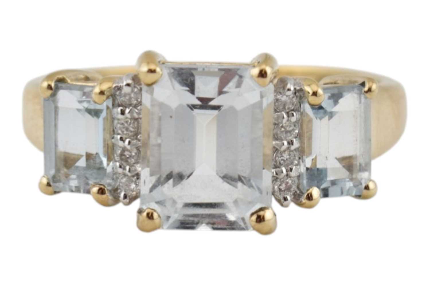 Lot 58 - HALLMARKED 9CT GOLD AQUAMARINE & DIAMOND RING