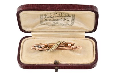 Lot 442 - 1940S GOLD & PEARL BROOCH PIN CASED