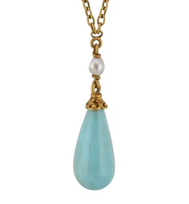 Lot 20 - AN EARLY 20TH CENTURY GOLD TURQUOISE & PEARL PENDANT NECKLACE