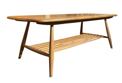 Lot 214 - ERCOL FURNITURE - MID CENTURY BEECH AND ELM COFFEE TABLE