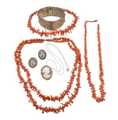 Lot 396 - COLLECTION OF VINTAGE JEWELLERY