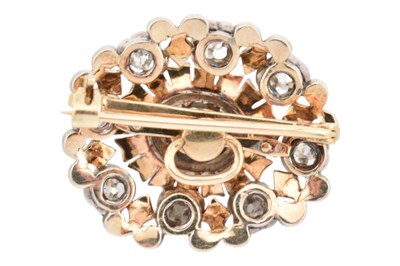 Lot 27 - 19TH CENTURY GOLD BACKED SILVER & DIAMOND CLUSTER BROOCH PIN