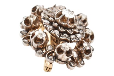 Lot 27 - 19TH CENTURY GOLD BACKED SILVER & DIAMOND CLUSTER BROOCH PIN