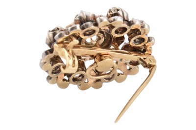 Lot 27 - 19TH CENTURY GOLD BACKED SILVER & DIAMOND CLUSTER BROOCH PIN