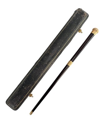 Lot 40 - 20TH CENTURY 1978 9CT GOLD & WOODEN BATON IN ORIGINAL CASE