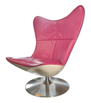 Lot 30 - SIR TERENCE CONRAN - C20 GLOVE CHAIR - 2002 DESIGNER LOUNGE CHAIR