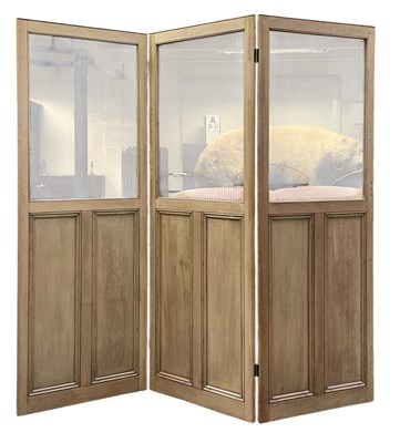 Lot 481 - VICTORIAN PINE WOOD & GLASS THREE-FOLD DISCRETION SCREEN