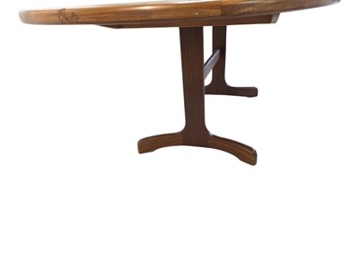 Lot 556 - MID CENTURY TEAK DINING TABLE & CHAIRS