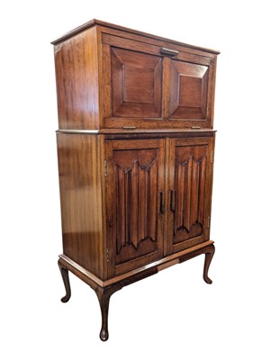 Lot 782 - REPRODUCTION LATE 20TH CENTURY WALNUT COCKTAIL / DRINKS CABINET