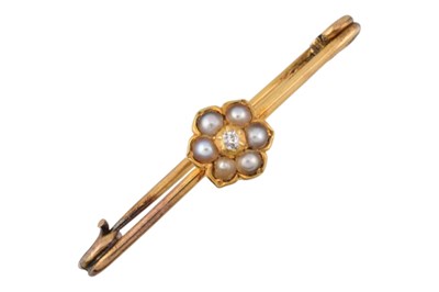 Lot 197 - EDWARDIAN EARLY 20TH CENTURY PEARL & DIAMOND FLOWER BROOCH PIN