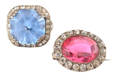 Lot 161 - FRENCH ART DECO COCKTAIL RING & A CONTINENTAL BROOCH PIN