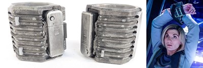 Lot 138 - DOCTOR WHO - CAN YOU HEAR ME? SCREEN MATCHED PROP HANDCUFFS