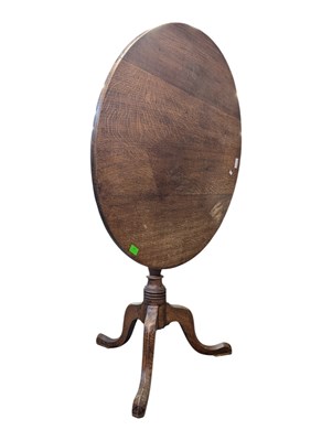 Lot 807 - 19TH CENTURY VICTORIAN OAK TILT TOP OCCASIONAL TABLE