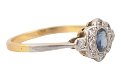 Lot 53 - ART DECO SAPPHIRE & DIAMOND RING