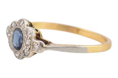 Lot 53 - ART DECO SAPPHIRE & DIAMOND RING