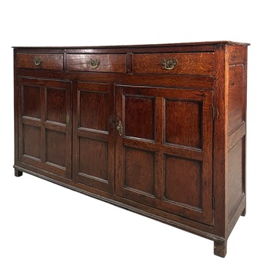 Lot 271 - LARGE 18TH CENTURY GEORGE III OAK SIDEBOARD DRESSER