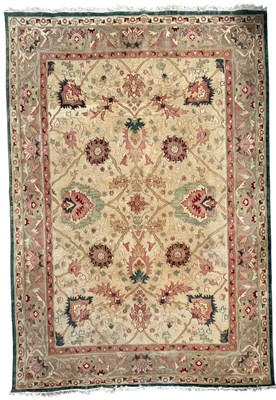 Lot 407 - LARGE INDIAN AGRA HAND KNOTTED WOOL FLOOR CARPET RUG
