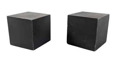 Lot 59 - DOCTOR WHO - THE POWER OF THREE - SCREEN USED BLACK CUBES
