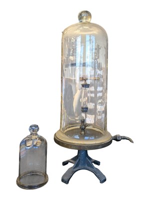 Lot 356 - SCIENTIFIC INSTRUMENTS - LATE 19TH CENTURY VICTORIAN VACUUM PUMP PLATE & GLASS BELL JARS
