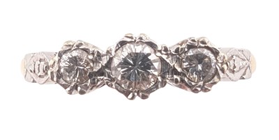 Lot 517 - 18CT GOLD PLATINUM & DIAMOND THREE STONE RING