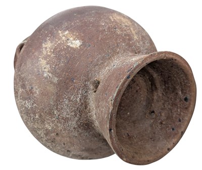 Lot 89 - CHINESE WESTERN HAN YUEYAO GREEN-GLAZED STONEWARE VASE /URN 西汉越窑双耳壶