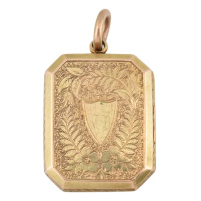 Lot 15 - VICTORIAN GOLD LOCKET PENDANT