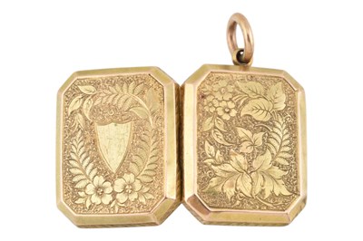 Lot 15 - VICTORIAN GOLD LOCKET PENDANT