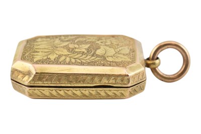 Lot 15 - VICTORIAN GOLD LOCKET PENDANT