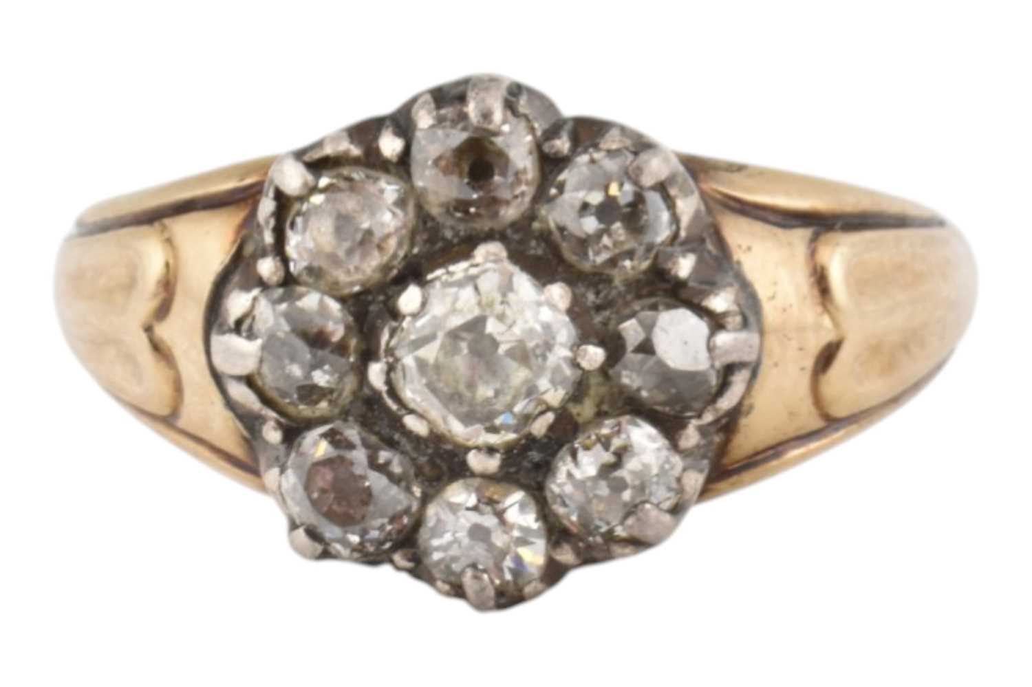 Lot 23 - 19TH CENTURY GOLD & DIAMOND CLUSTER RING