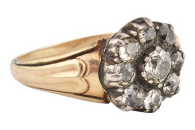 Lot 23 - 19TH CENTURY GOLD & DIAMOND CLUSTER RING