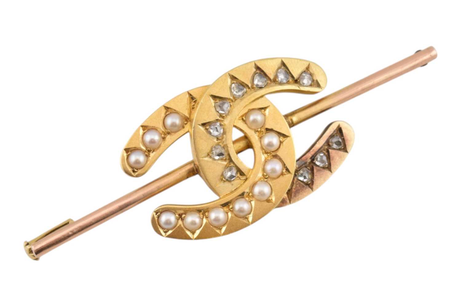 Lot 68 - EARLY 20TH CENTURY GOLD PEARL & DIAMOND LUCKY HORSESHOE BROOCH PIN