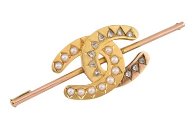 Lot 68 - EARLY 20TH CENTURY GOLD PEARL & DIAMOND LUCKY HORSESHOE BROOCH PIN