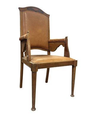Lot 565 - ARTS & CRAFTS, COTSWOLD MANNER, OAK WOOD & LEATHER ARMCHAIR