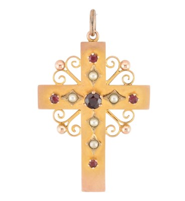 Lot 9 - 19TH CENTURY ANTIQUE GOLD AND GARNET CROSS PENDANT