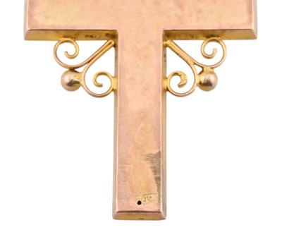 Lot 9 - 19TH CENTURY ANTIQUE GOLD AND GARNET CROSS PENDANT