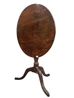 Lot 611 - 19TH CENTURY OAK TILT TOP WINE SIDE TABLE