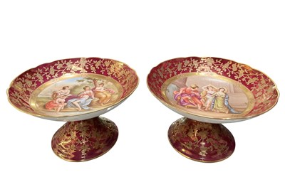 Lot 14 - PAIR OF ROYAL VIENNA 19TH CENTURY HAND PAINTED PORCELAIN TAZZA BY KAUFFMANN
