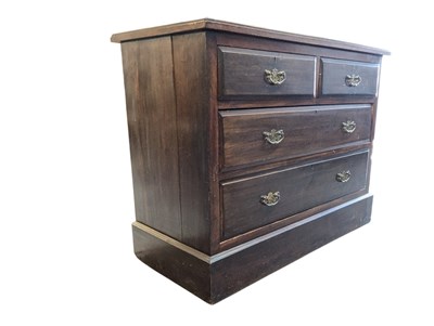 Lot 903 - EDWARDIAN WALNUT CHEST OF DRAWERS