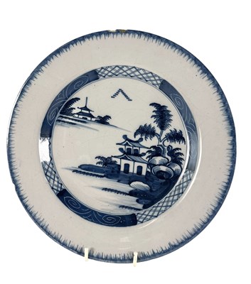 Lot 119 - 18TH CENTURY DELFT BLUE AND WHITE PLATE IN THE CHINESE TASTE
