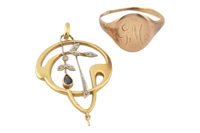 Lot 436 - ART NOUVEAU PENANT & A GOLD SIGNET RING