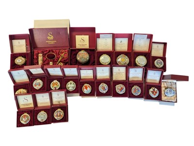 Lot 167 - STAFFORDSHIRE ENAMELS - COLLECTION OF 20TH CENTURY VINTAGE BOXED PILL / TRINKET POTS